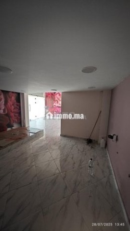 magasin-avec-mezzanine-2-rideaux-big-1