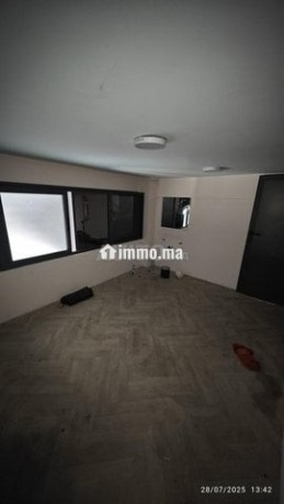magasin-avec-mezzanine-2-rideaux-big-2