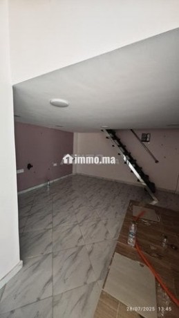 magasin-avec-mezzanine-2-rideaux-big-3