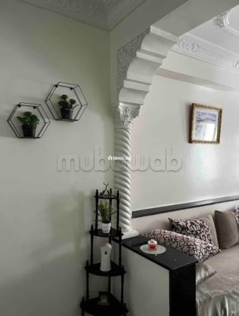 location-dun-appartement-a-de-la-plage-2-pieces-salon-traditionnel-et-porte-blindee-big-9