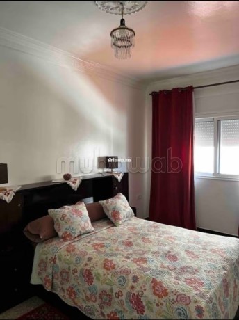 location-dun-appartement-a-de-la-plage-2-pieces-salon-traditionnel-et-porte-blindee-big-5