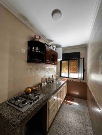 location-dun-appartement-a-de-la-plage-2-pieces-salon-traditionnel-et-porte-blindee-big-8