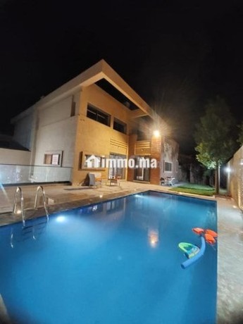 villa-vide-a-louer-longue-duree-akenza-big-4