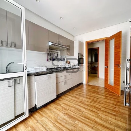 a-louer-bel-appartement-meuble-de-137-m2-big-11
