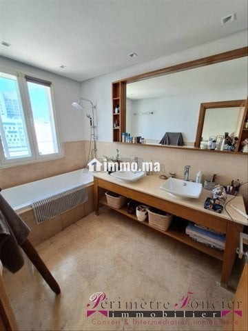 RACINE BEL APPT MEUBLÉ AVEC TERRASSE A LOUER - Location Immobilier - Casablanca - photo 8