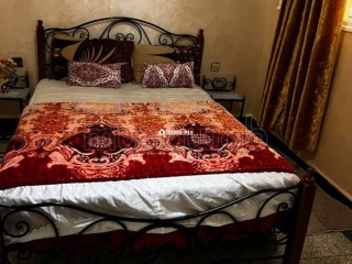 Location saisonnière à Borj. 1 Pièce. Salon traditionnel et porte blindée - Appartement à vendre - Essaouira