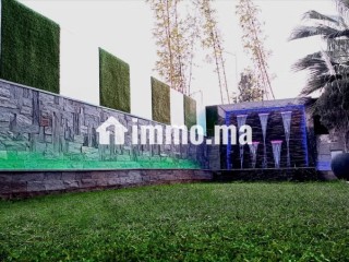 Location saisonnière villa haut standing à Riyad. Surface totale 300 m². Piscine et cheminée - Maison à vendre - Rabat