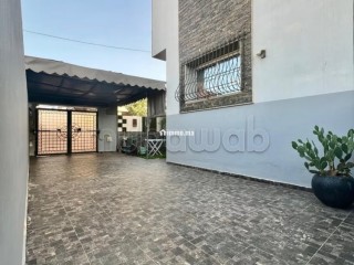 Location saisonnière villa haut standing à Riyad. Surface totale 300 m². Piscine et cheminée - Maison à vendre - Rabat