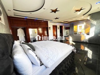 Location saisonnière villa haut standing à Riyad. Surface totale 300 m². Piscine et cheminée - Maison à vendre - Rabat