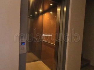 Vend appartement à Guéliz. 3 grandes pièces. Terrasse - Appartement à vendre - Marrakech