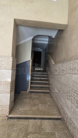 vend-appartement-a-gueliz-3-grandes-pieces-terrasse-big-10