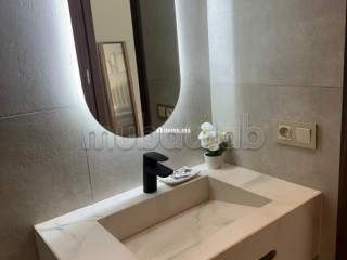Louez cet appartement à Riviera. 2 grandes pièces. Porte blindée et parabole - Appartement à louer - Casablanca
