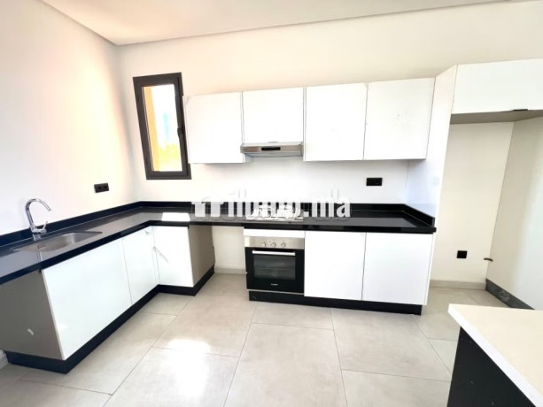 maison-de-haut-standing-a-vendre-a-route-casablanca-3-belles-chambres-terrasse-et-jardin-big-15