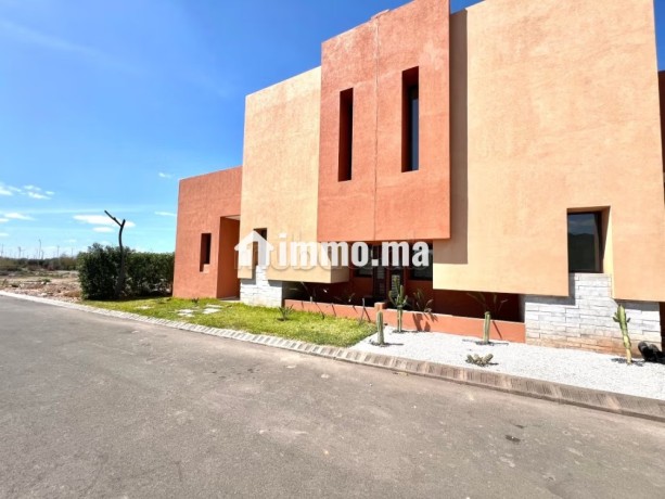 maison-de-haut-standing-a-vendre-a-route-casablanca-3-belles-chambres-terrasse-et-jardin-big-16