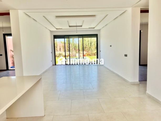 maison-de-haut-standing-a-vendre-a-route-casablanca-3-belles-chambres-terrasse-et-jardin-big-4