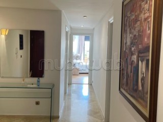 Appartement en location à Riyad. Surface de 215 m². Ascenseur et terrasse - Appartement à louer - Rabat