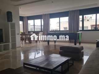 Appartement en location à Riyad. Surface de 215 m². Ascenseur et terrasse - Appartement à louer - Rabat