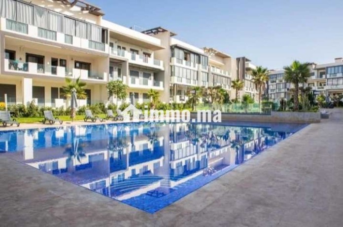 appartement-avec-piscine-big-0