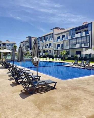 appartement-avec-piscine-big-1