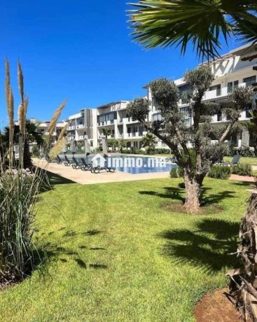 appartement-avec-piscine-big-2