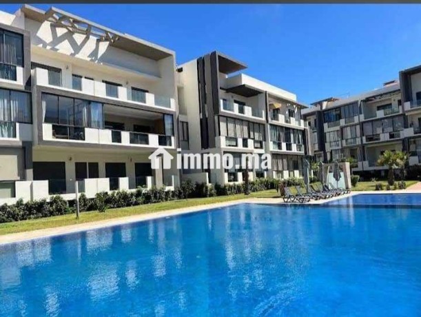 appartement-avec-piscine-big-3