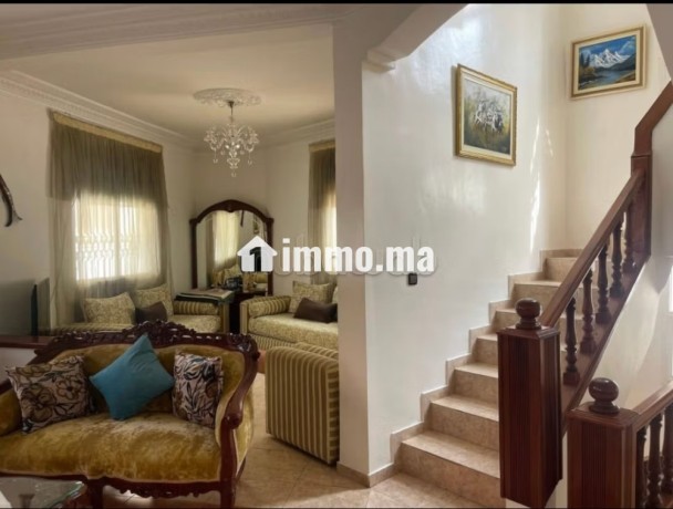 maison-de-luxe-a-louer-a-harhoura-5-pieces-confortables-salon-marocain-traditionnel-big-6