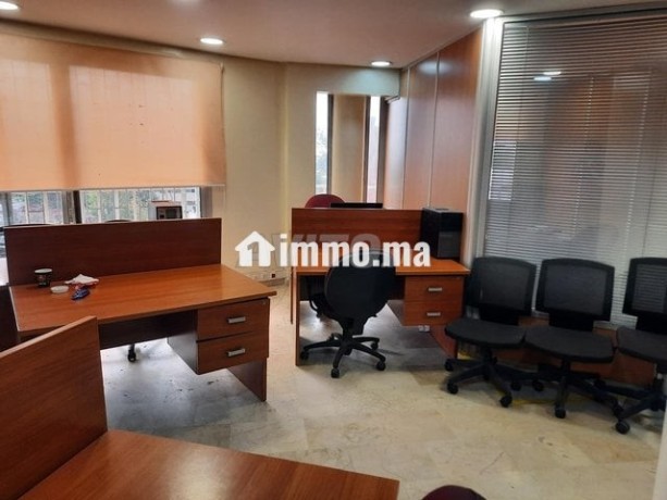 grand-plateau-de-bureaux-meuble-et-equipe-a-louer-big-8