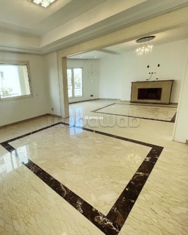 tres-bel-appartement-familial-de-3-chambres-et-terrasse-de-100m2-big-1