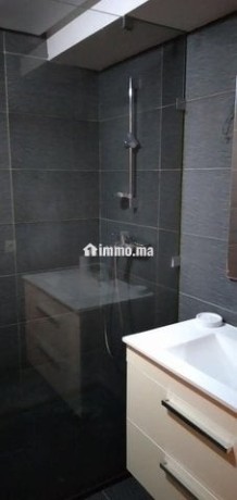 joli-studio-meuble-a-louer-2mars-big-5