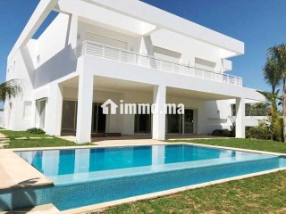 villa-haut-standing-neuve-avec-piscine-a-souissi