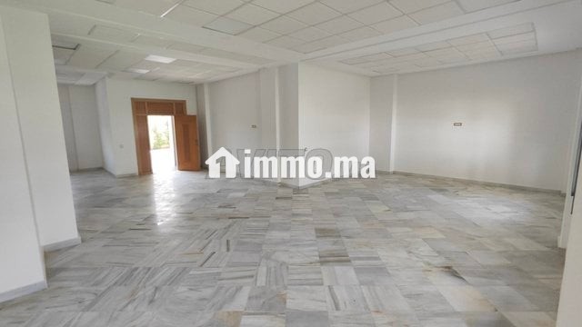 a-vendre-a-louer-equipement-polyvalent-big-0