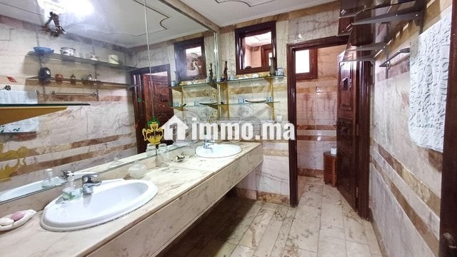 cmn-an-1824-villa-a-vendre-a-ain-diab-extension-big-9