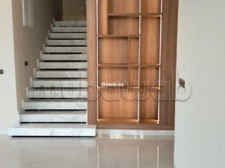 Somptueuse maison à vendre à Hay Targa. 5 grandes pièces. Bien meublé - Maison à vendre