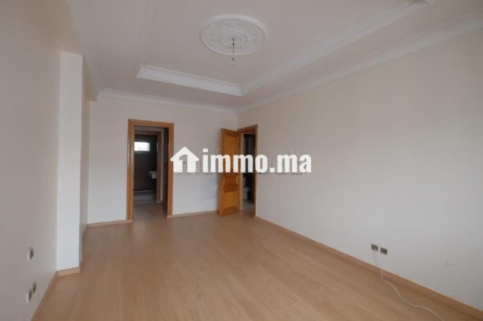 vend-appartement-a-racine-surface-de-140-m2-concierge-big-3