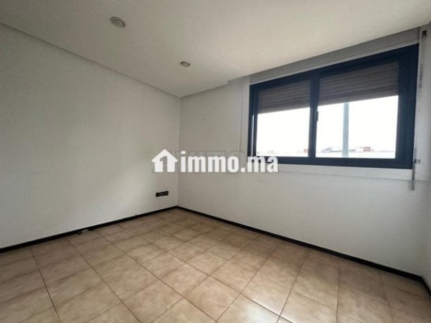 bureau-88-m2-en-location-a-dior-jamae-big-4