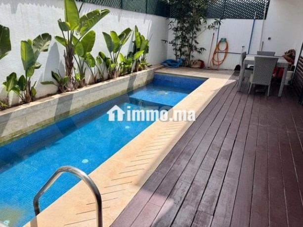 villa-meuble-avec-piscine-a-val-dor-big-0