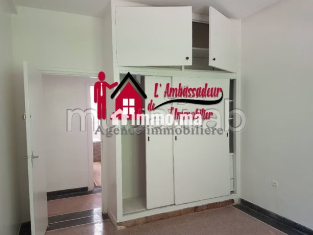 villa-de-540-m2-a-el-manar-big-4