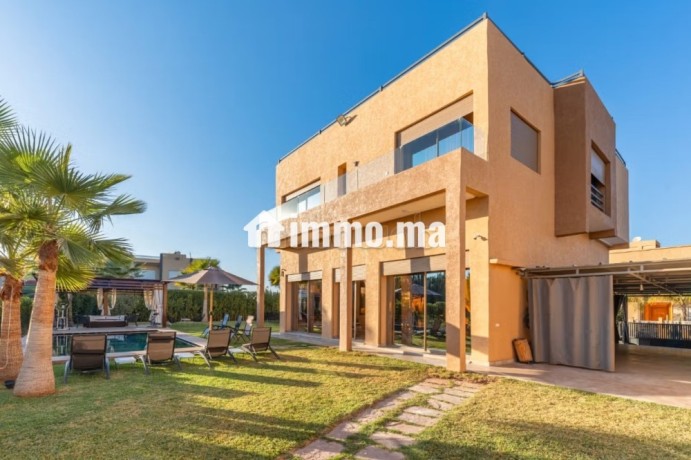 somptueuse-maison-a-vendre-a-route-de-tahanaout-superficie-2000-m2-meuble-big-0
