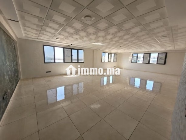bureau-dangle-de-90m2-en-location-a-agadir-bay-big-1