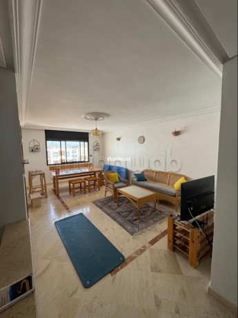 appartement-en-location-a-quartier-administratif-3-pieces-confortables-ascenseur-et-terrasse-big-0