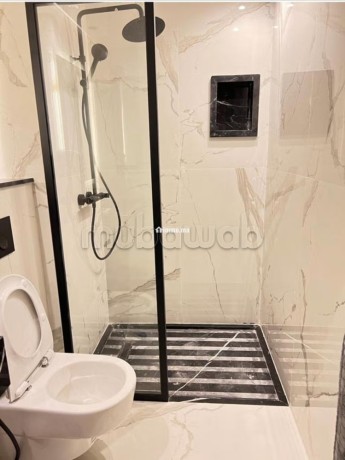location-saisonniere-a-maarif-1-piece-fenetres-double-vitrage-et-chauffage-central-big-5