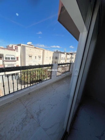 bel-appartement-a-hay-najah-avec-3-balcons-big-0