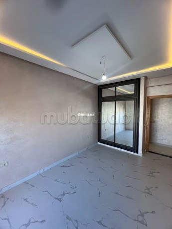 bel-appartement-a-hay-najah-avec-3-balcons-big-5