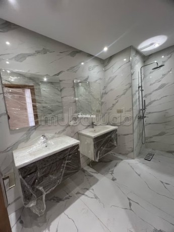 bel-appartement-a-hay-najah-avec-3-balcons-big-8