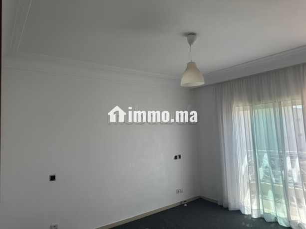 a-louer-appartement-159-m2-vide-val-fleury-big-1