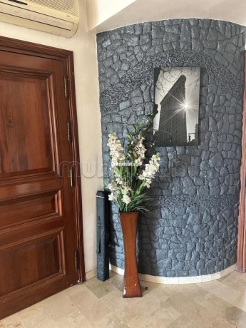 a-louer-appartement-159-m2-vide-val-fleury-big-4