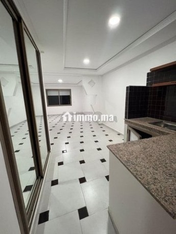garconniere-a-louer-neuf-agdal-40m2-big-2