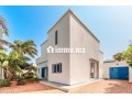 villa-plain-pied-397-m2-a-vendre-small-1