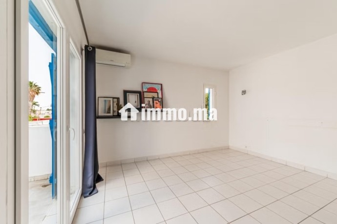 villa-plain-pied-397-m2-a-vendre-big-10