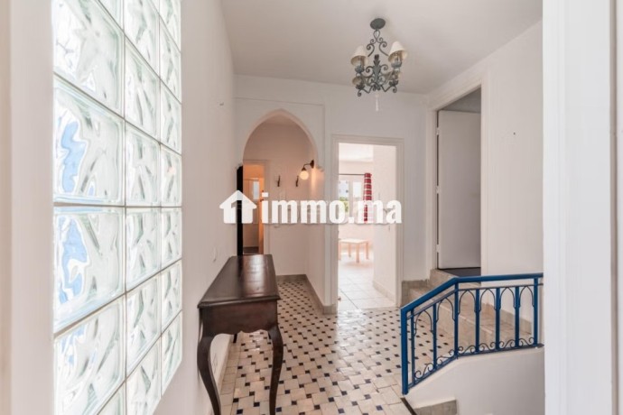 villa-plain-pied-397-m2-a-vendre-big-14